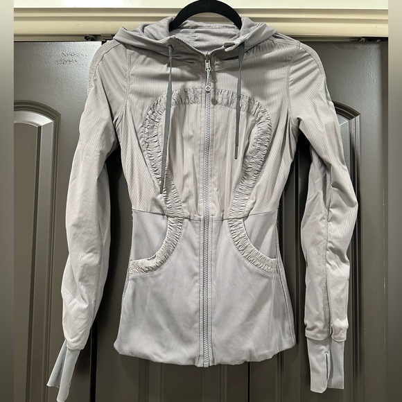 Lululeomon Grey reversible define jacket with hoodie - Picture 1 of 4